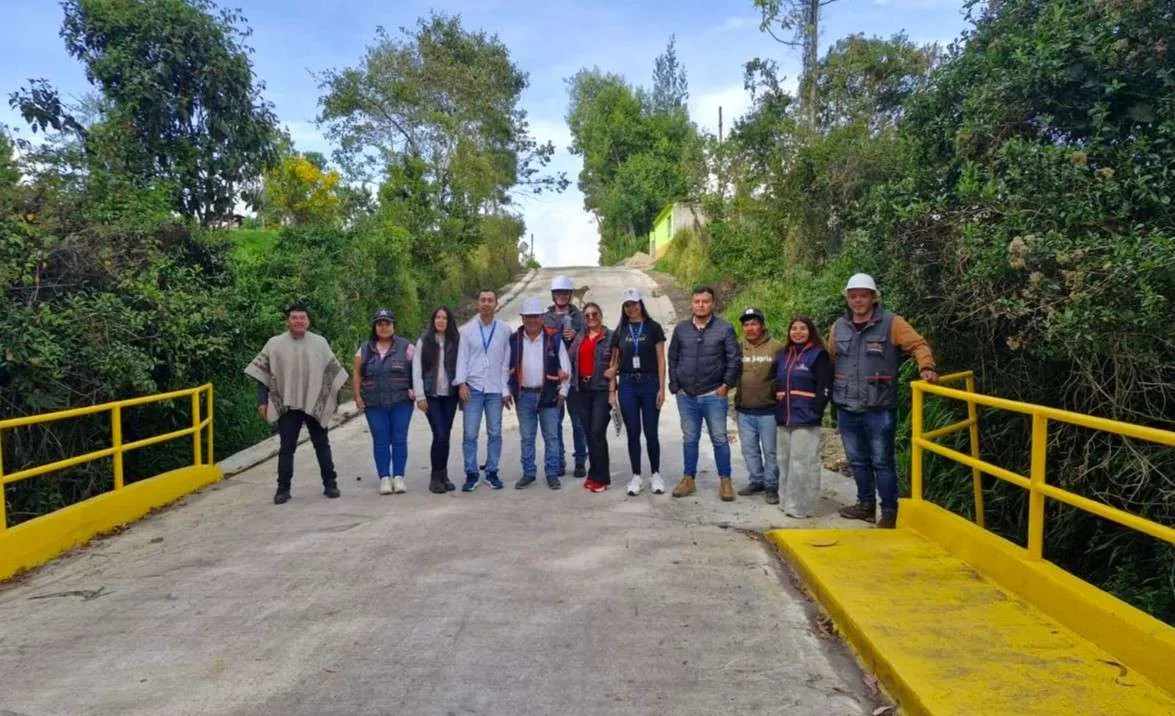 Vías de difícil acceso hoy conectan comunidades en el suroccidente con apoyo de Argos